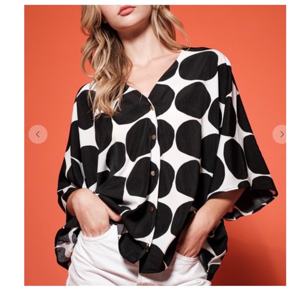 Large Boho V-Neck Dotted Three-Quarters Sleeve Blouse Top - Picture 3 of 4